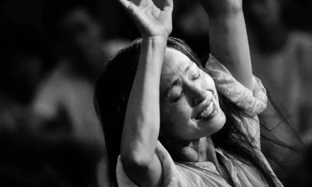 A lezione con Gao Yajinzi / Beijing Modern Dance Company