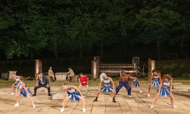 Le Baccanti secondo Leonardo Lidi. Una festa popolare e collettiva