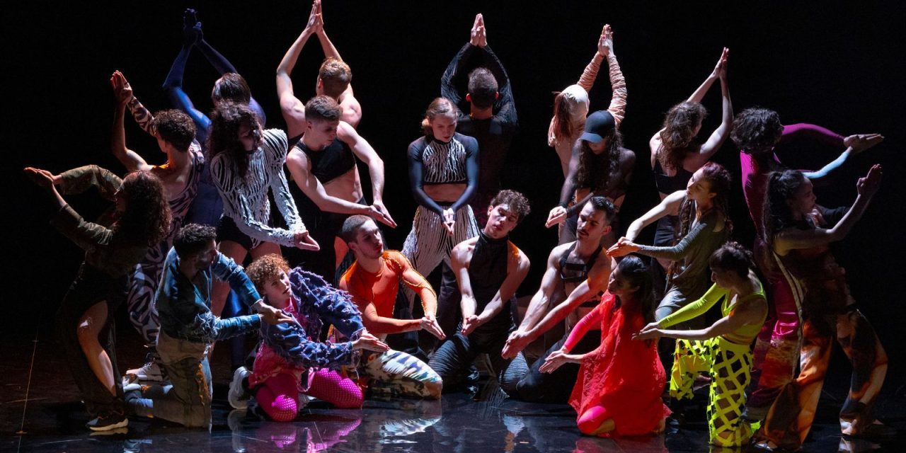 Pedoni del presente su scacchiere senza tempo | “Twelve Ton Rose” de “a Folia” di CCN Ballet de Lorraine