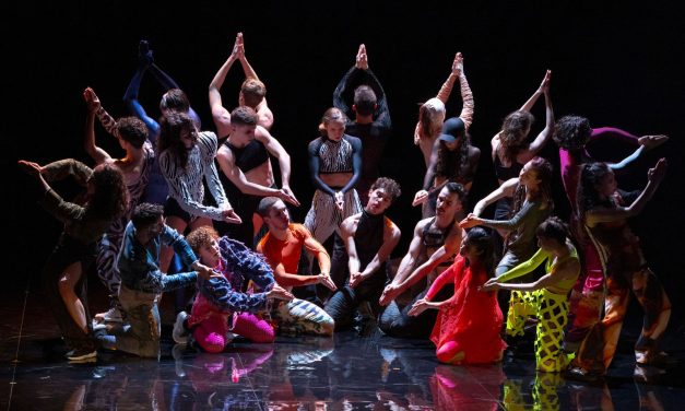 Pedoni del presente su scacchiere senza tempo | “Twelve Ton Rose” de “a Folia” di CCN Ballet de Lorraine