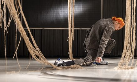 Corpi in Transito: Marras, Caravano e Peña tra Scultura e Performance